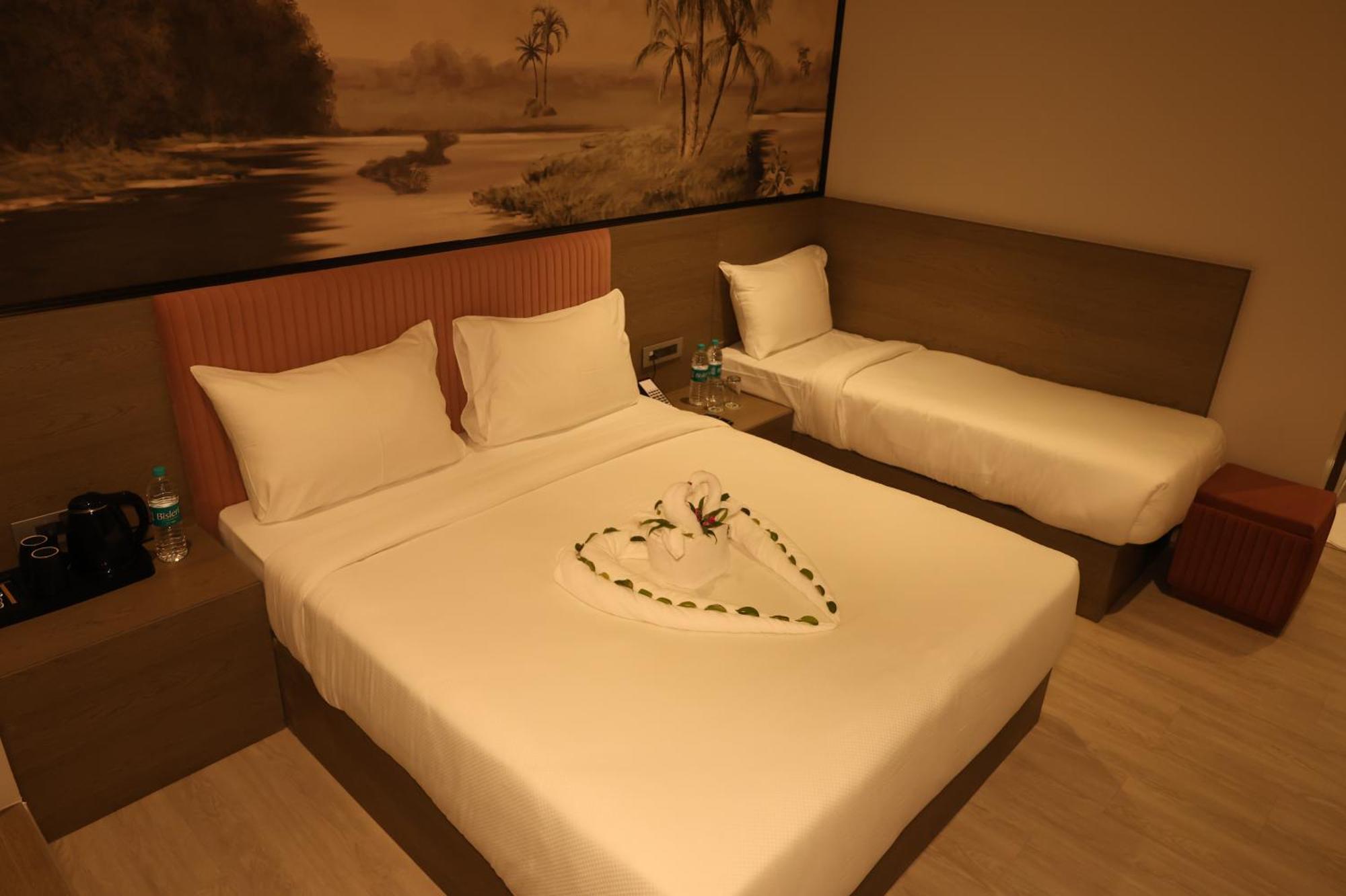 Afc Hotel Indore Exterior foto