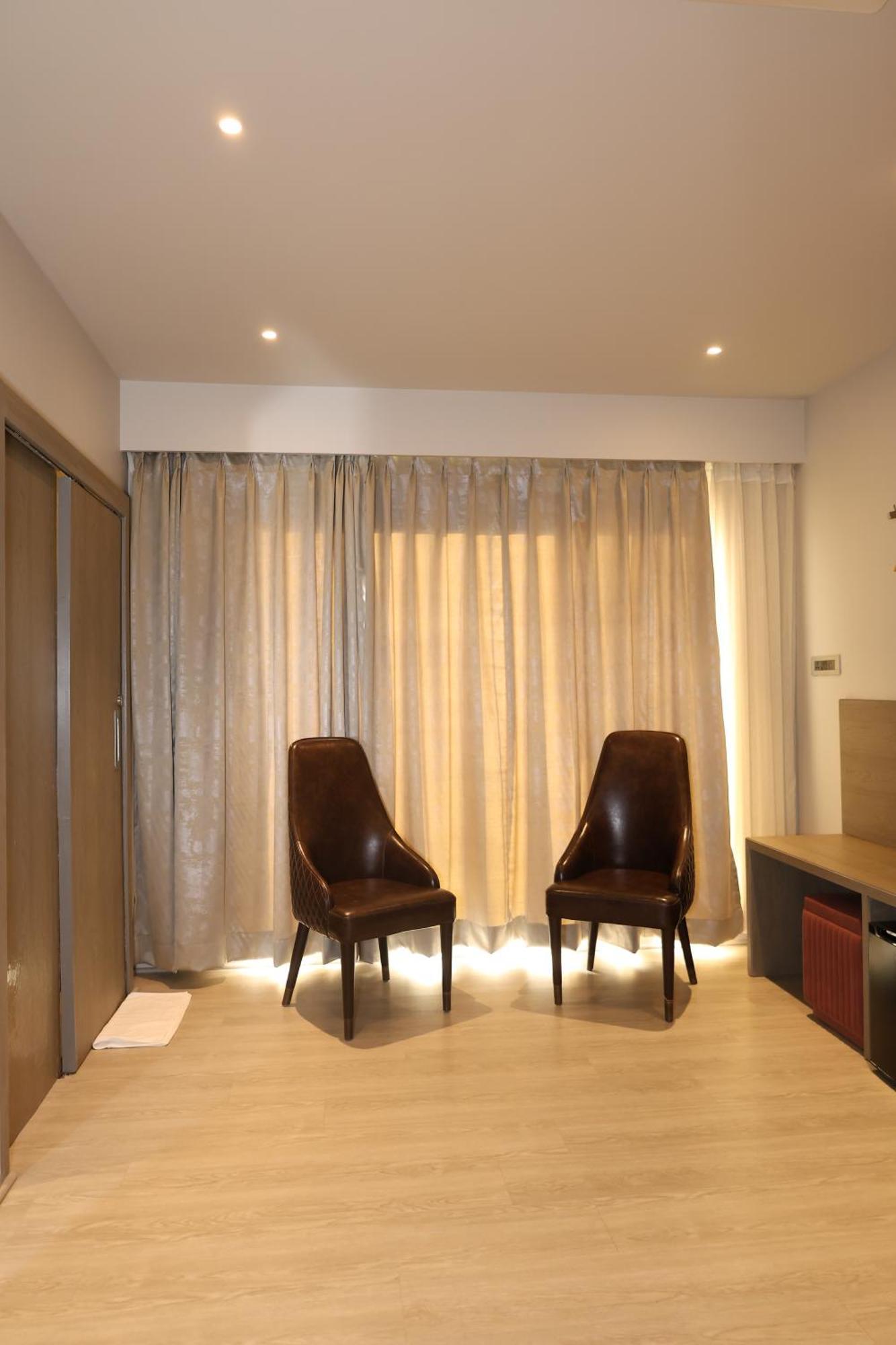 Afc Hotel Indore Exterior foto